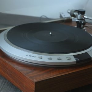 JVC TT-81 et bras UA-7045